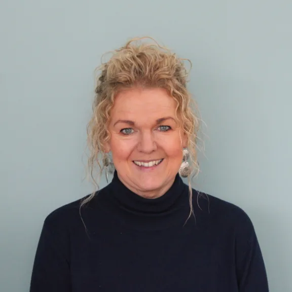 Mrs L Campbell