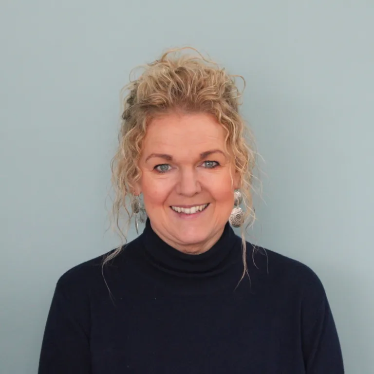 Mrs L Campbell